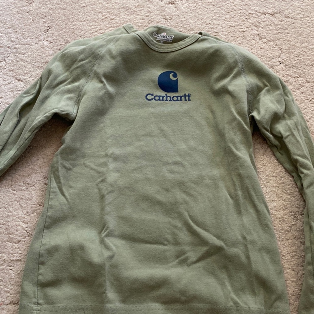 Long sleeve womens carhartt shirt.
